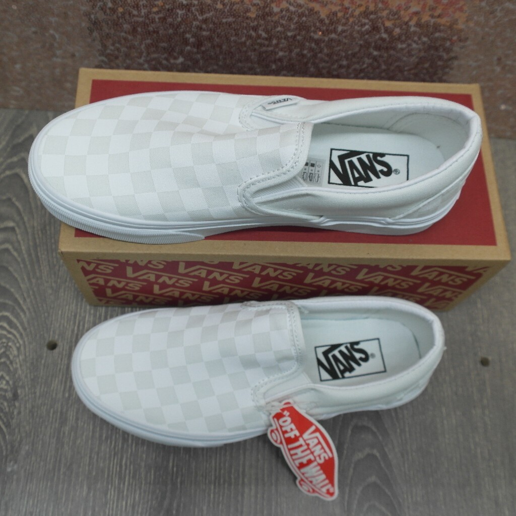 Vans VN000EYE Classic Slip On White Checkered Shoes Mens SZ 4.5, Ladies SZ 6