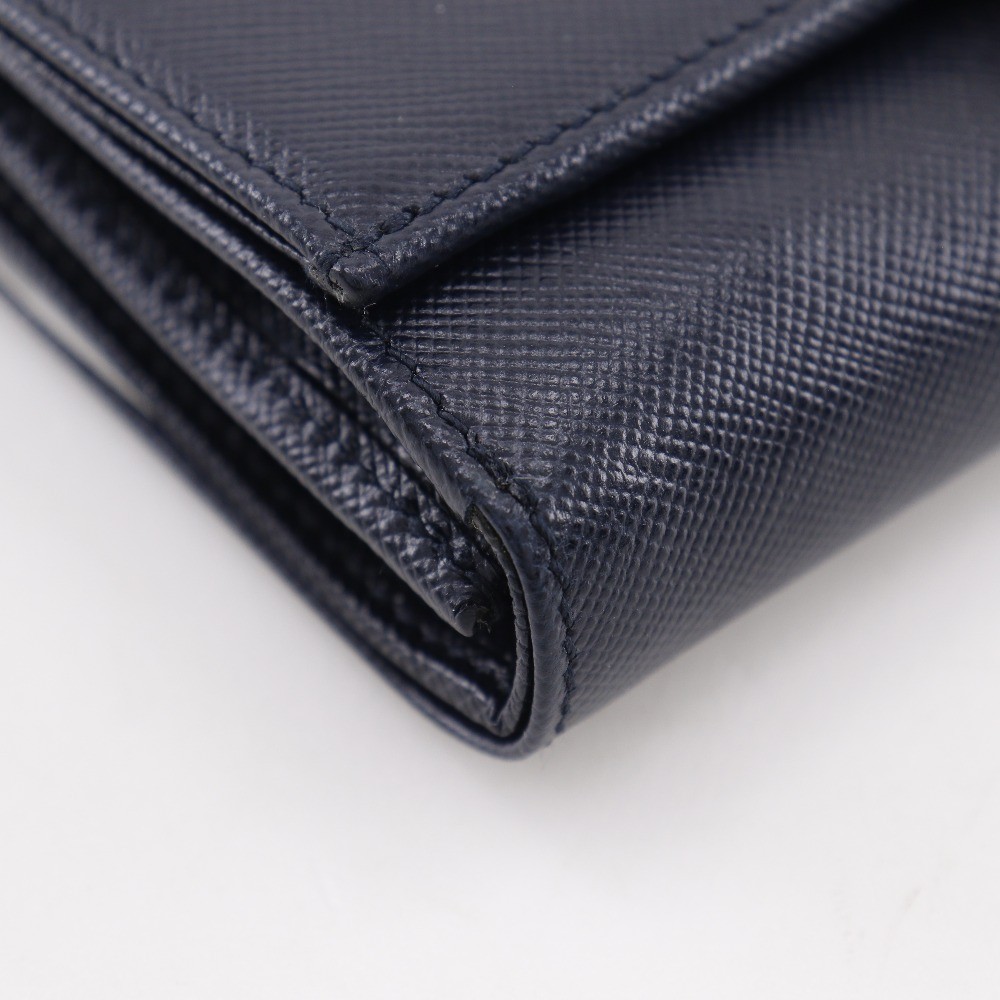 Salvatore Ferragamo Leather Trifold Wallet – DUTY FREE