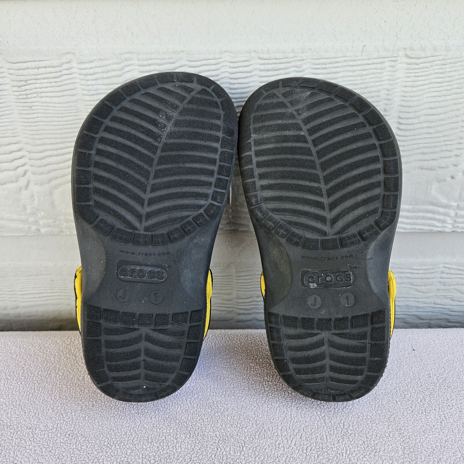 Crocs Baya Clog Boy SZ J1 Slip-On Black Batman Superhero Water Resistant