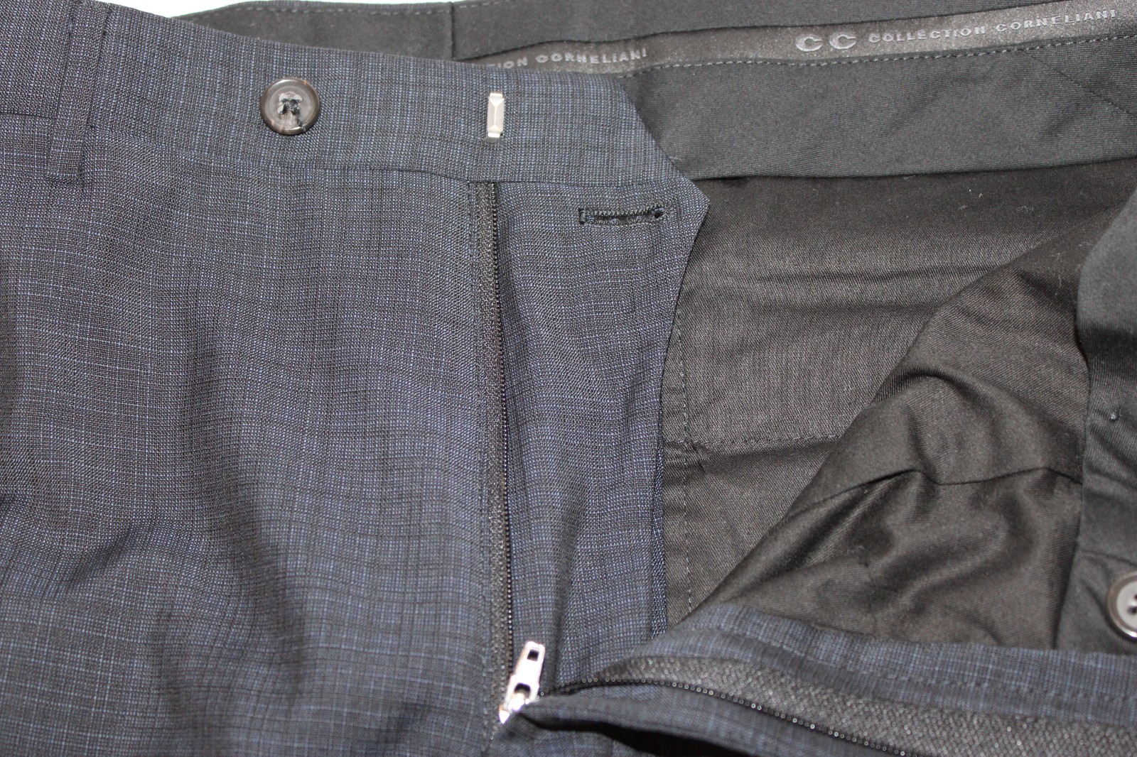 Corneliani Collection Virgin Wool Black Navy Plaid 2-Button Suit Size 42R $2995