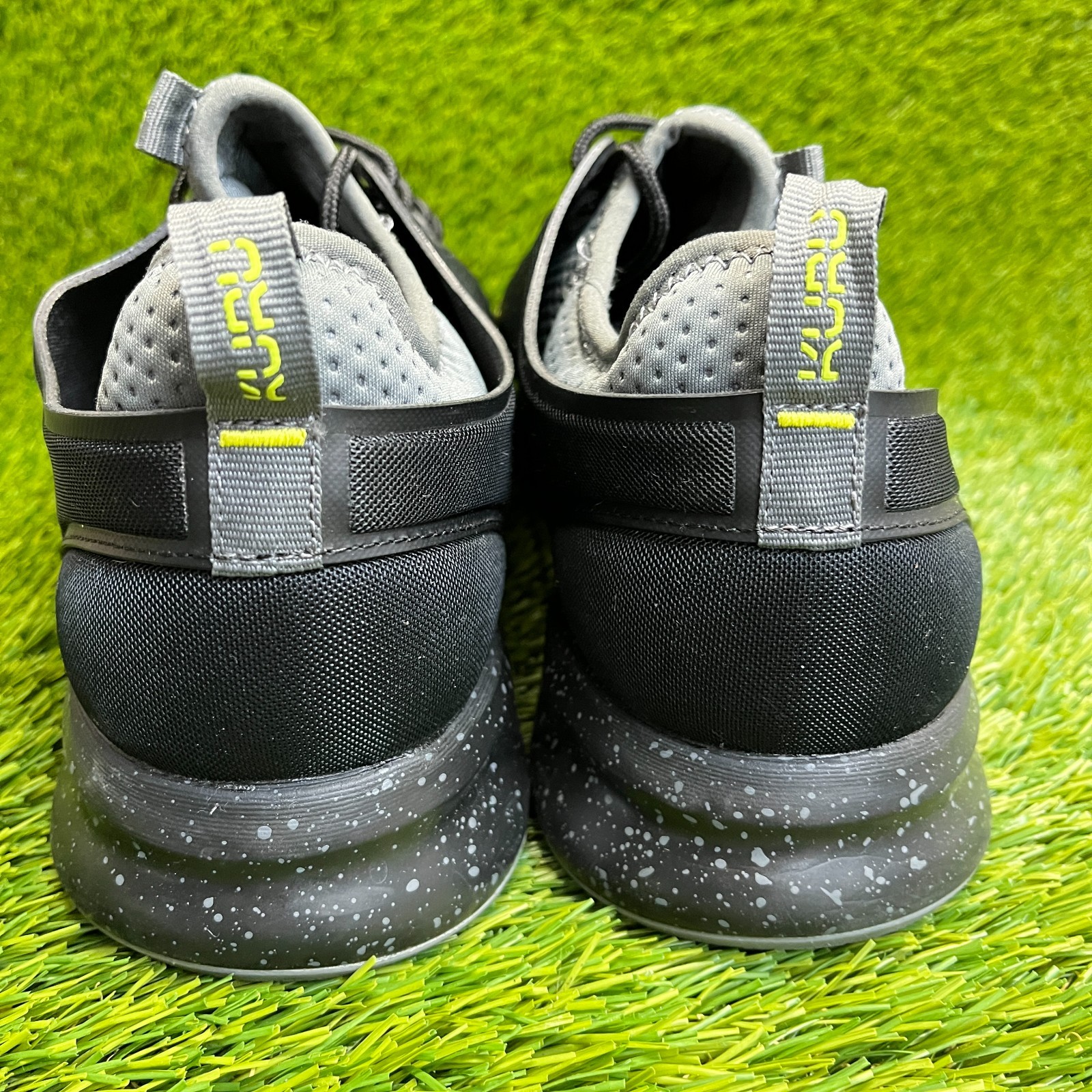 Kuru Atom Mens Size 12E Black Gray Athletic Running Walking Shoes Sneakers