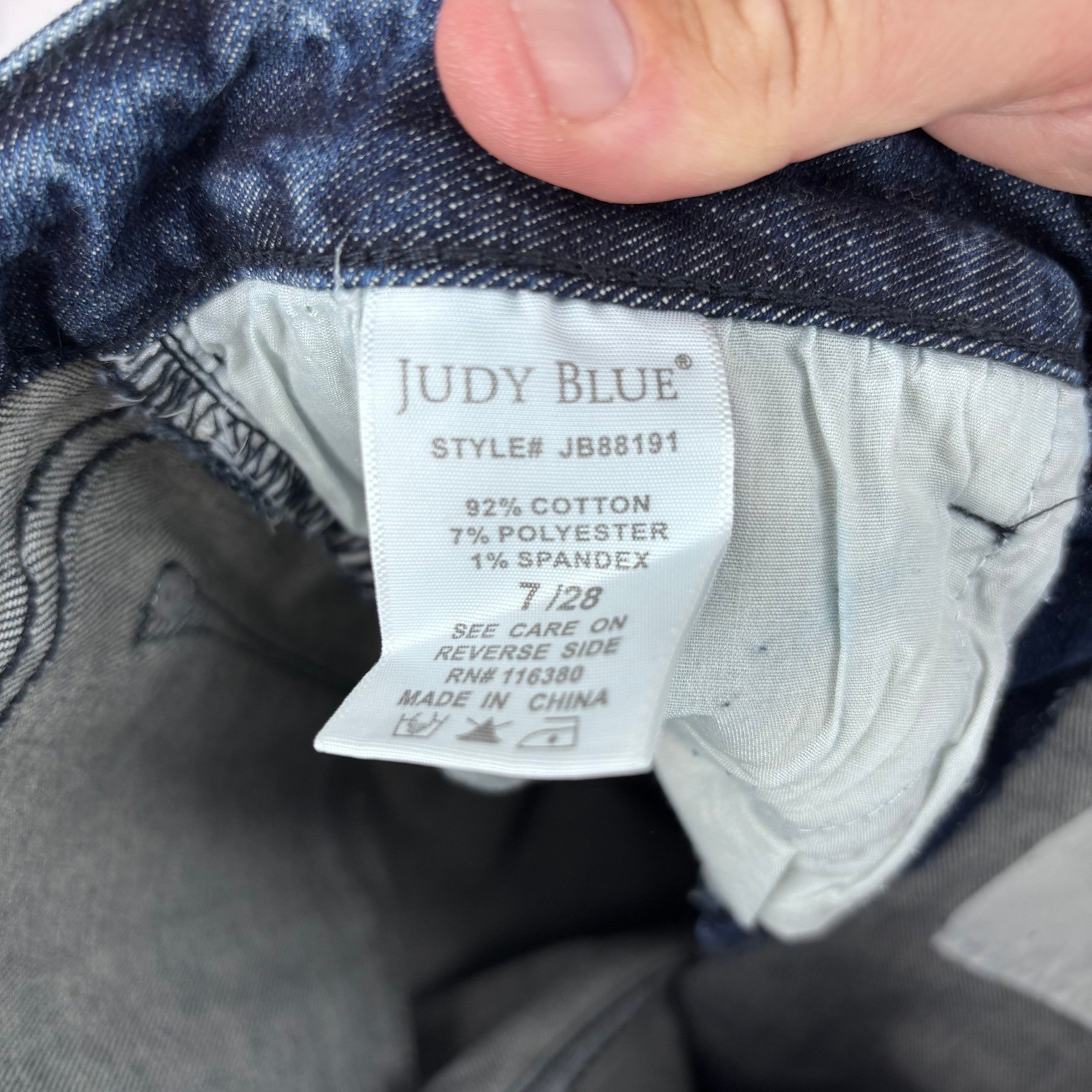 Judy Blue High Waist Raw Hem Relaxed Fit Jeans Sz 7/28 Cropped Distressed NEW