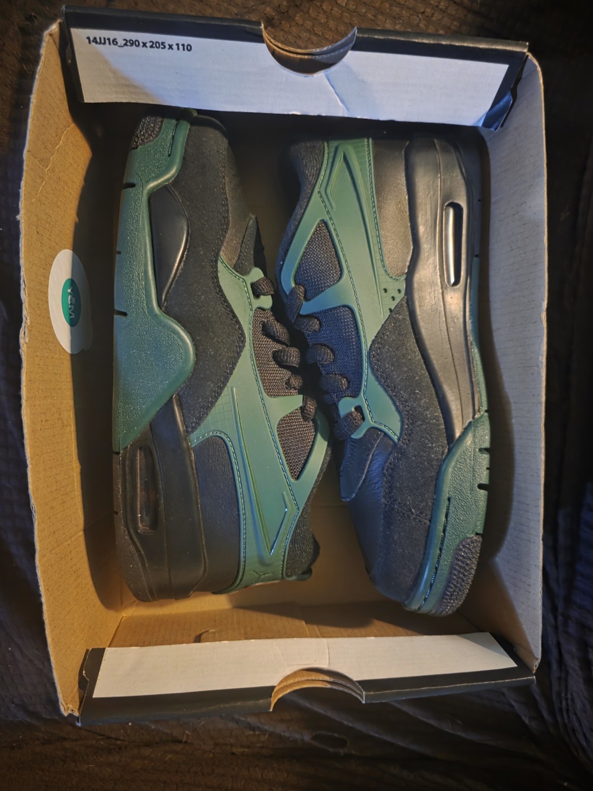 Jordan Air Jordan 4 RM (GS) Sneaker 6.5Y / 8 Women’s Black/Gorge Green/Red