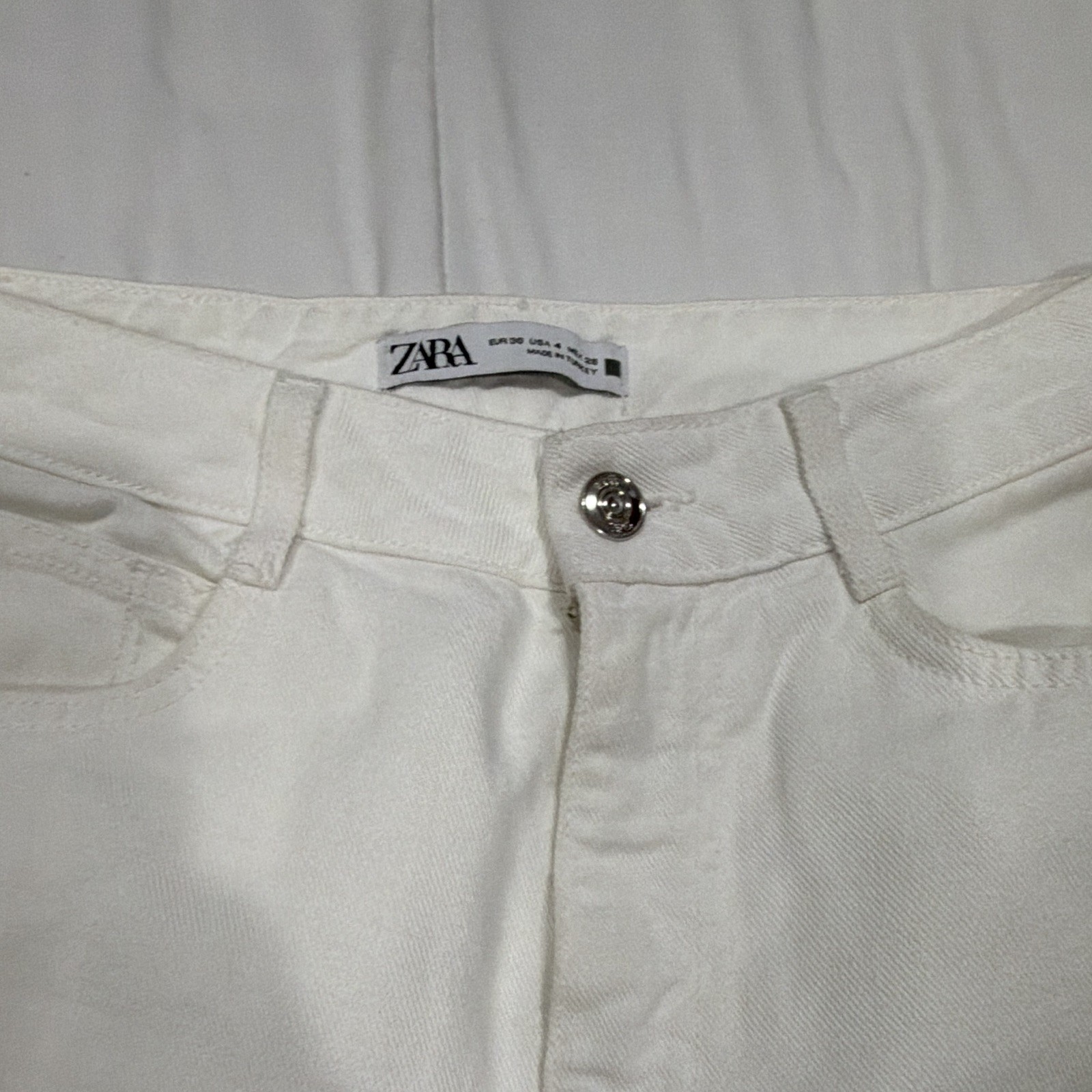 Zara White Straight Leg Denim Jeans Stretch Mid Rise 5-Pocket Women USA 4