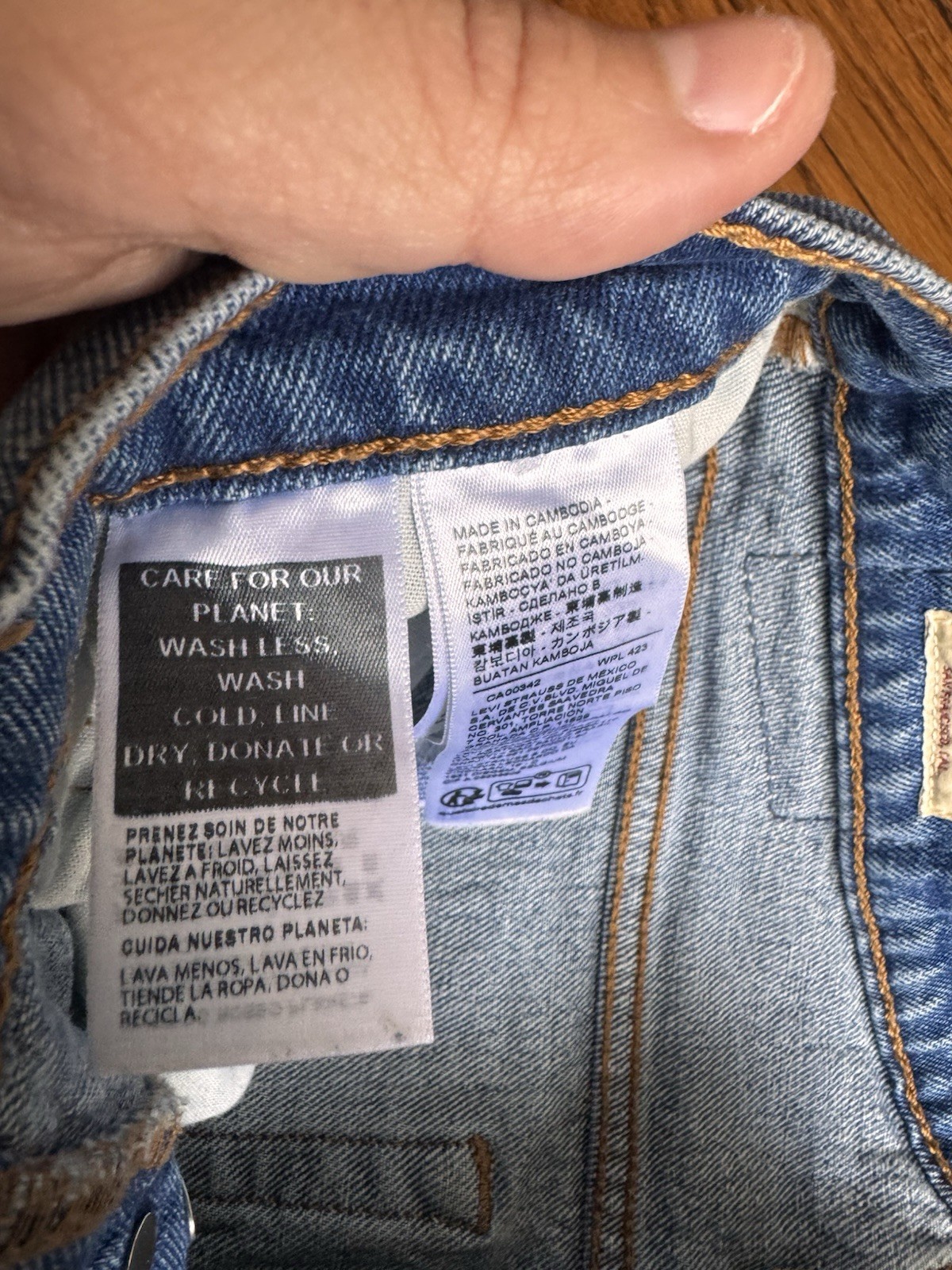 Levi’s Premium 501 Men’s Blue Denim Straight Leg Button Fly Distressed Jeans