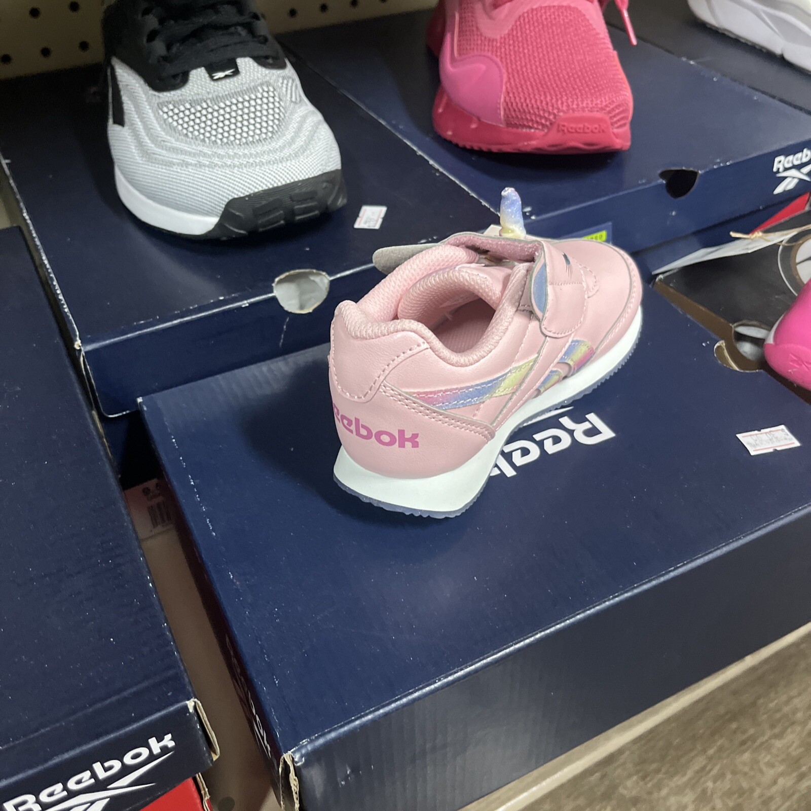 All Tenis On Existen Are 20% Off Just Asking Your Favorite And If Is Available.