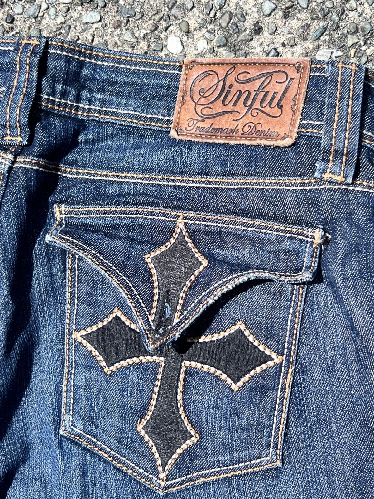 Sinful by Affliction Cross Pocket Bootcut Jeans 30×34 Y2K Dark Wash Distressed