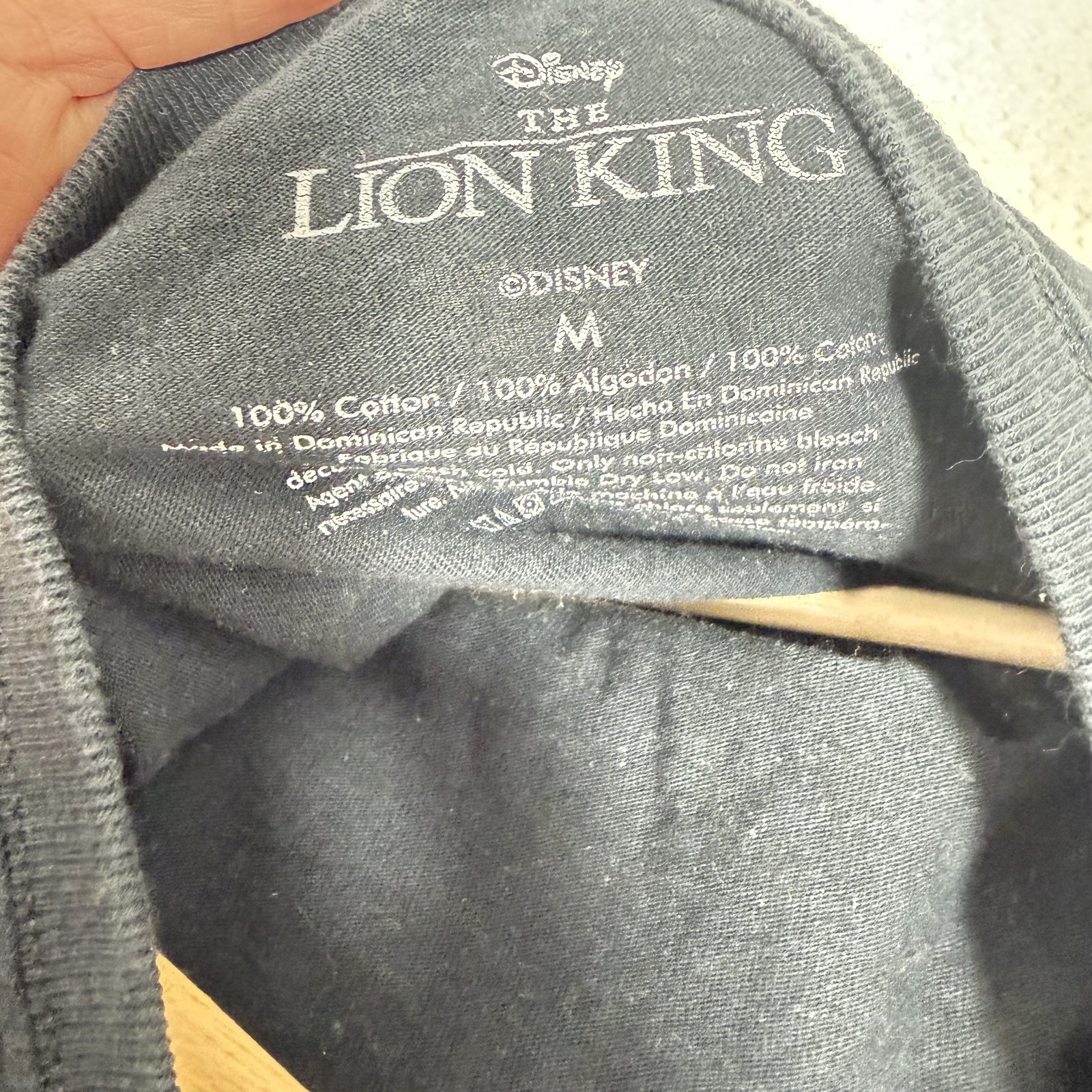 Disney The Lion King Hakuna Matata TShirt M Black Simba Timon Pumbaa 100% Cotton