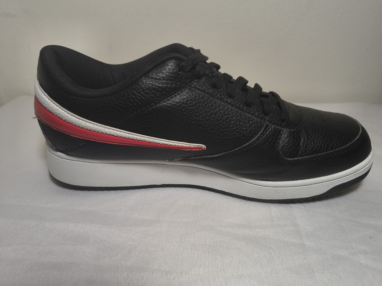 Fila A-Low Top Black Red White Sneakers Size 11.5 Men’s Basketball Shoes (Used)