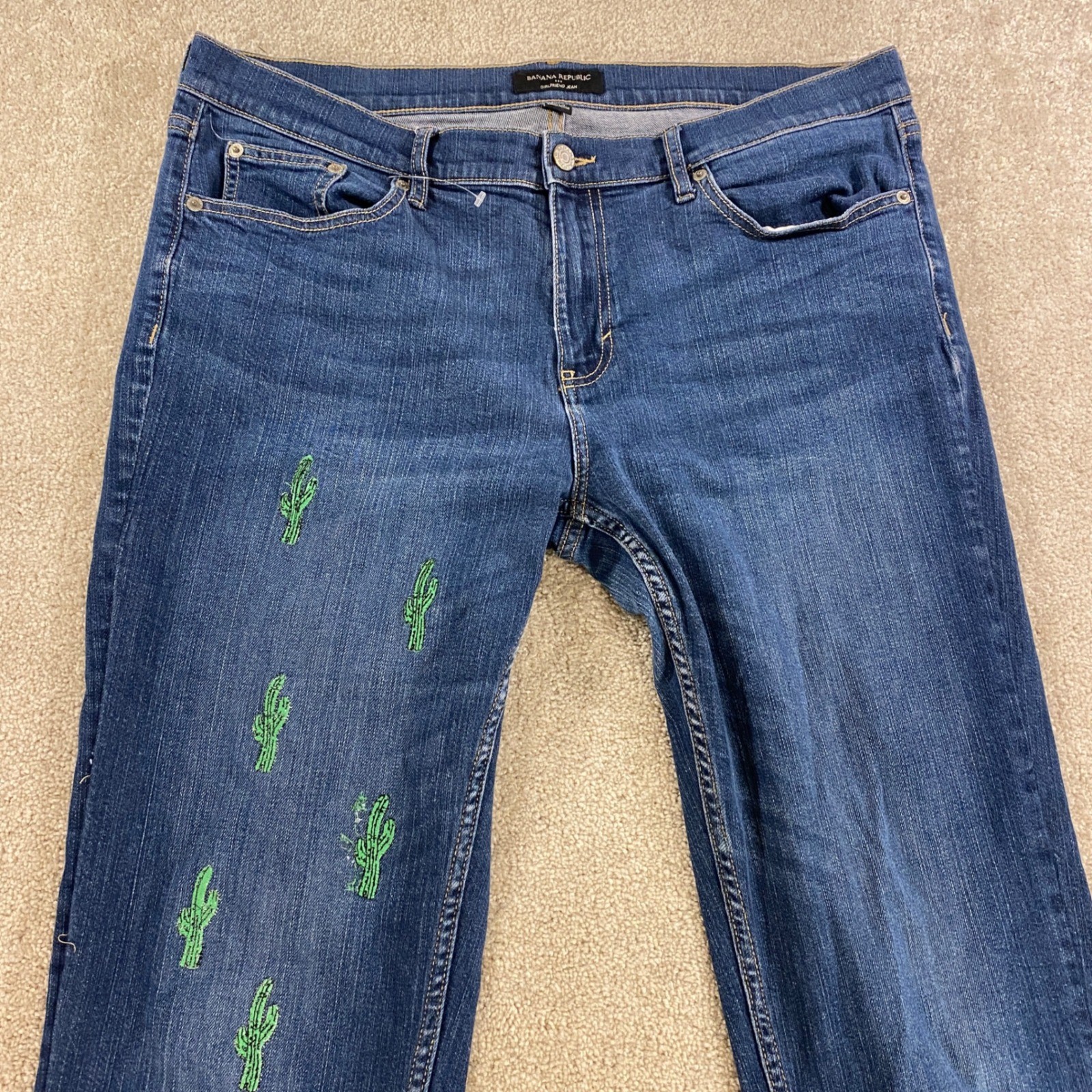 Banana Republic Girlfriend Jean Womens 32/14 Blue Cactus Embroidered