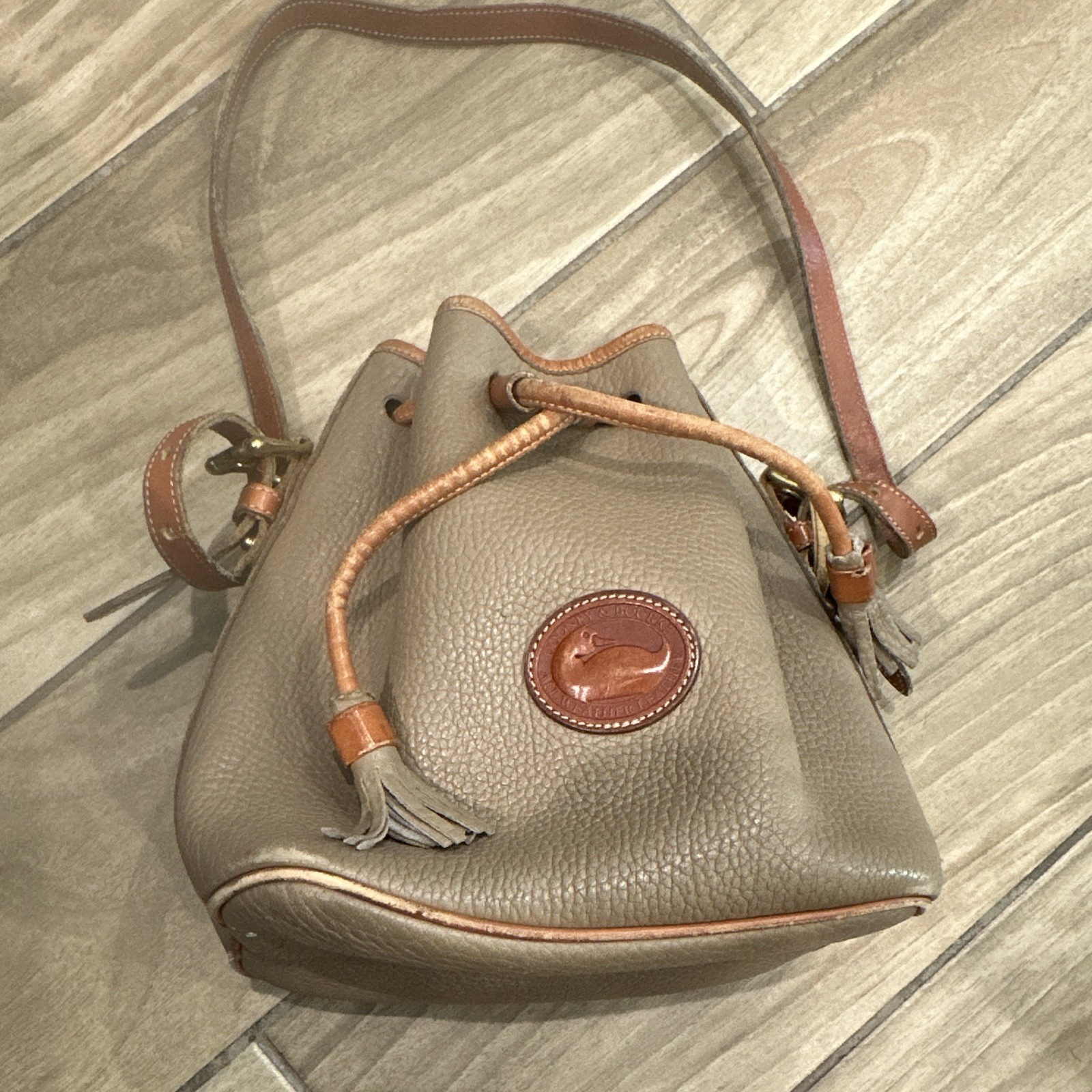 Dooney & Bourke Vintage Pebbled Taupe Drawstring Bucket Bag Detachable Strap
