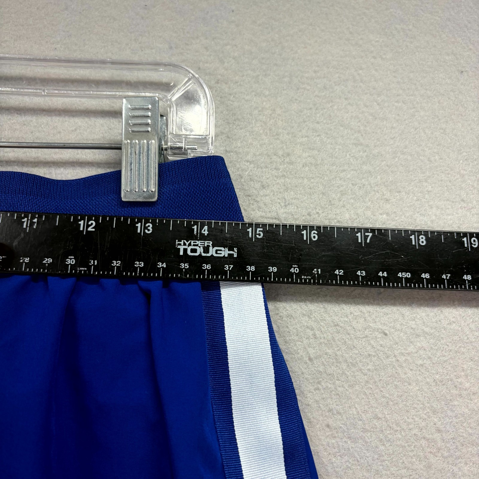 Lands’ End Shorts Mens M Blue Side Stripes Stretch Quick Dry Gym Running Board