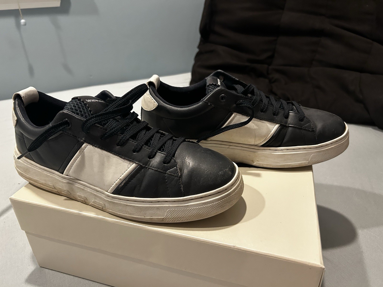Emporio Armani Sneakers Mens Size 10 – EU 43 – Model X4X287 – 275$ Retail OG Box