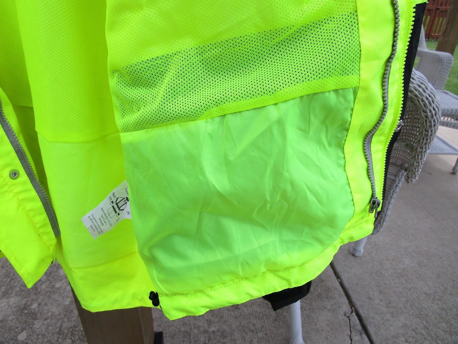Tingley J24122 Icon Jacket Large High Vis Green 100% Water/Windproof Class 3
