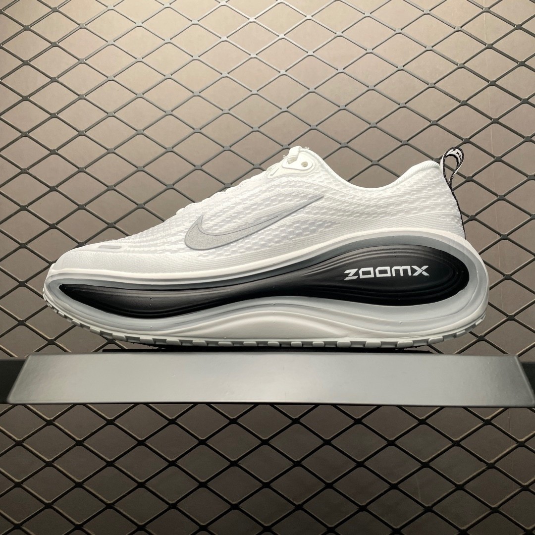 Nike Vomero Plus/Black Cool Grey Size 8-12