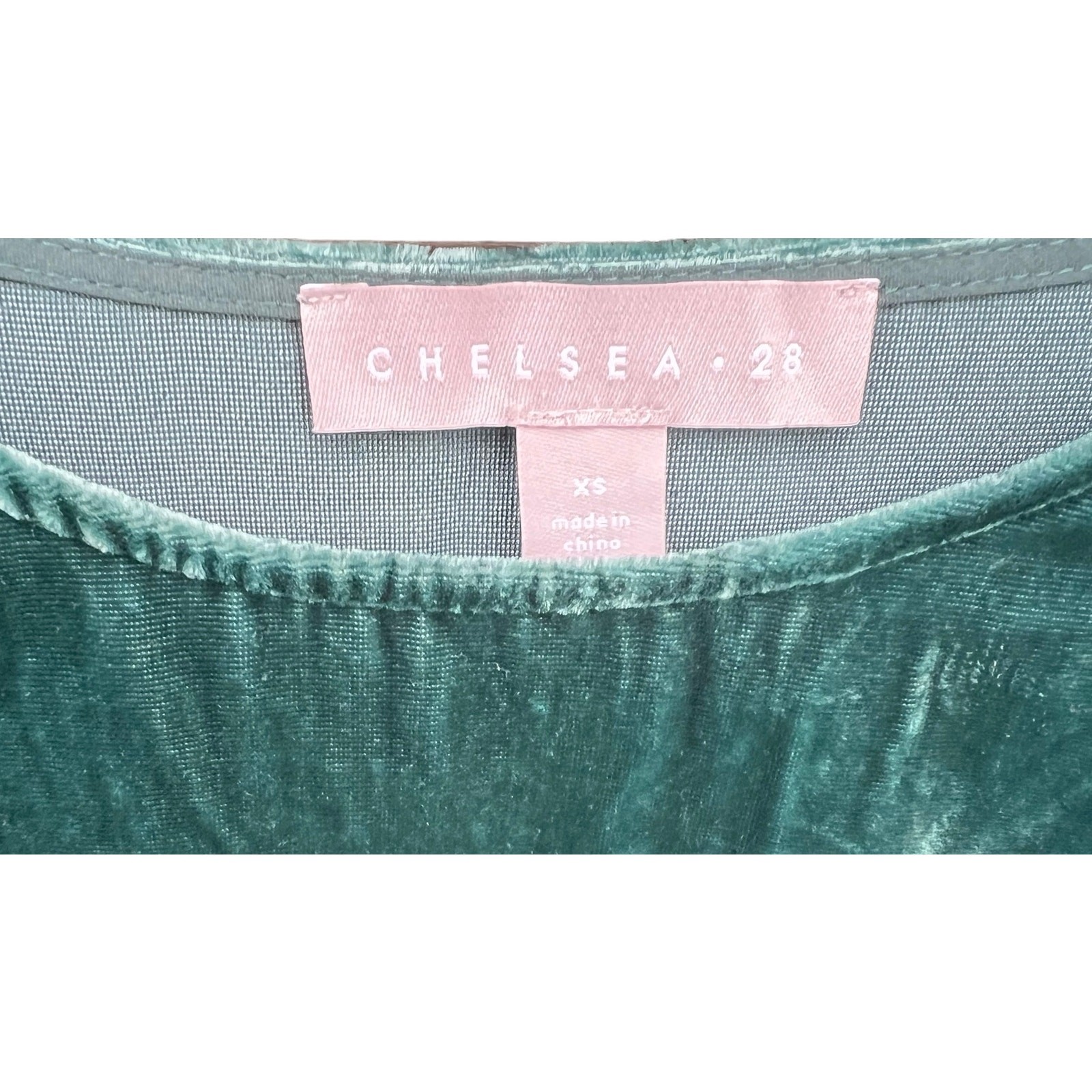 C15 Chelsea 28 Dark green crushed velvet Pullover top Event whimsy NWT Sz XS