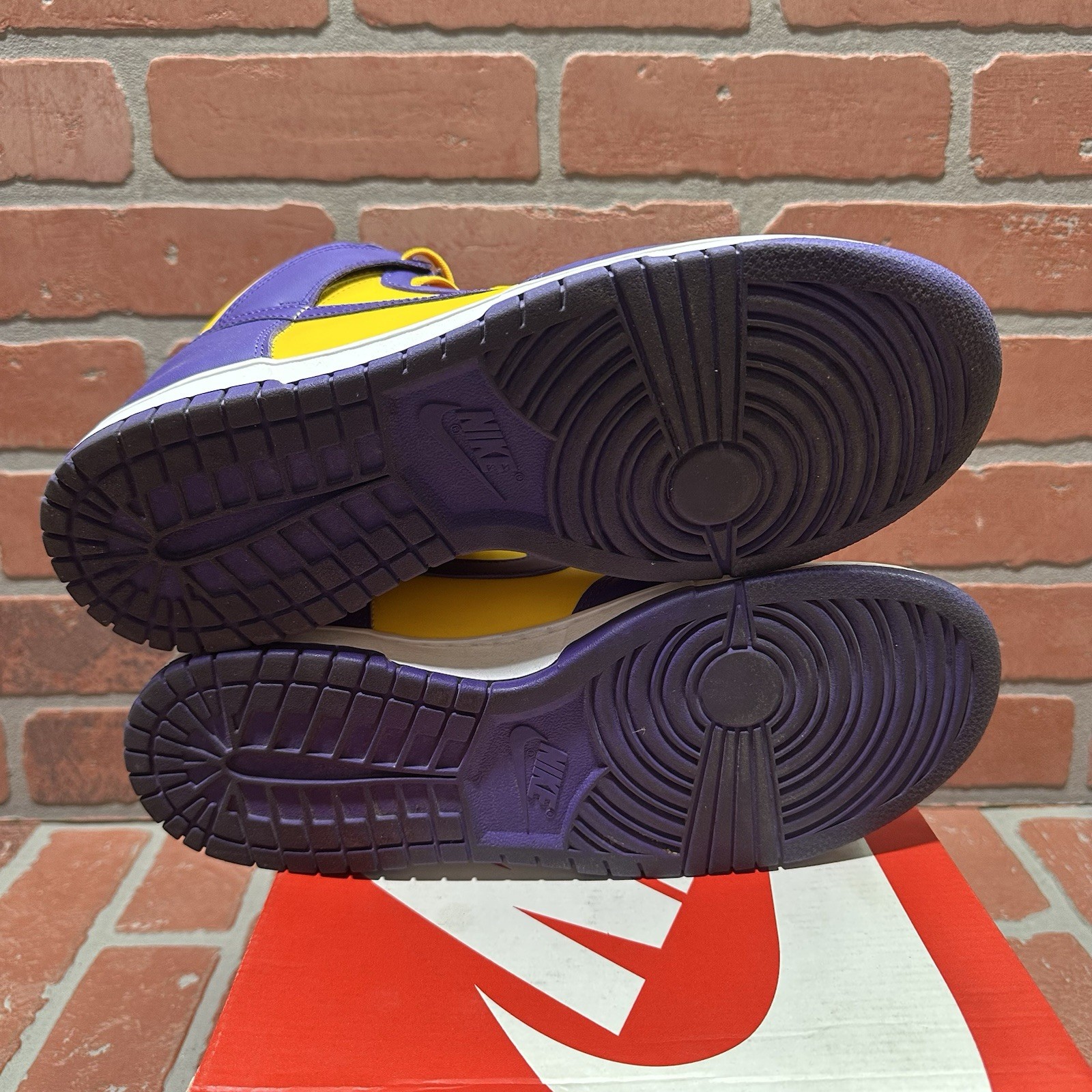 NIKE DUNK HIGH RETRO LAKERS YELLOW PURPLE SHOE DD1399 500 SZ 9.5 (ABS)