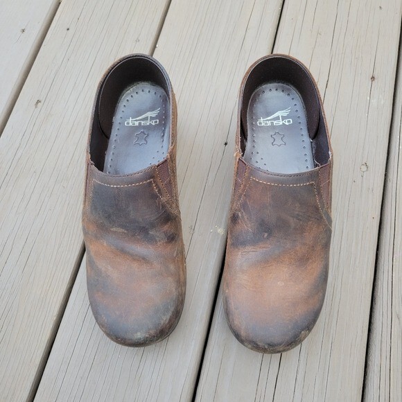 Dansko Professional Pepper Brown Oiled Leather Platform Distressed Clogs 39