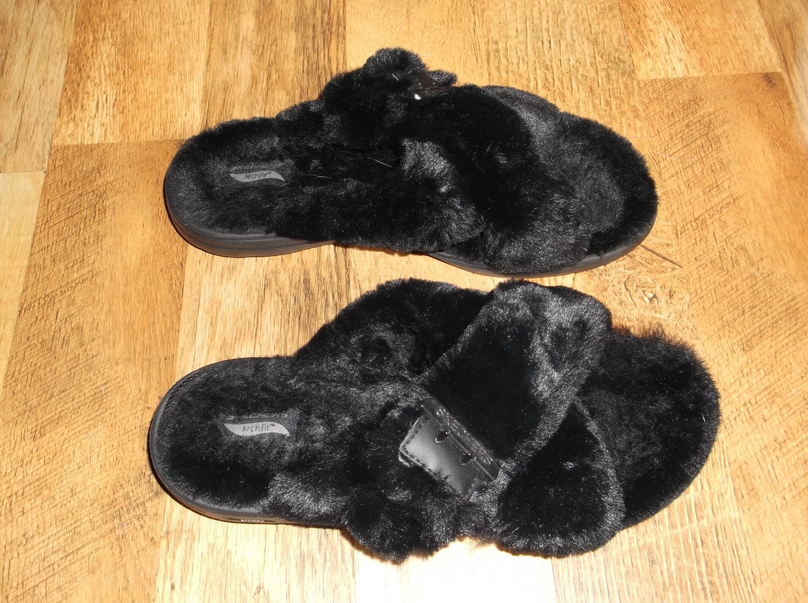 Skechers Women’s Size 10 Arch Fit Lounge Faux Fur Slide Sandals NEW