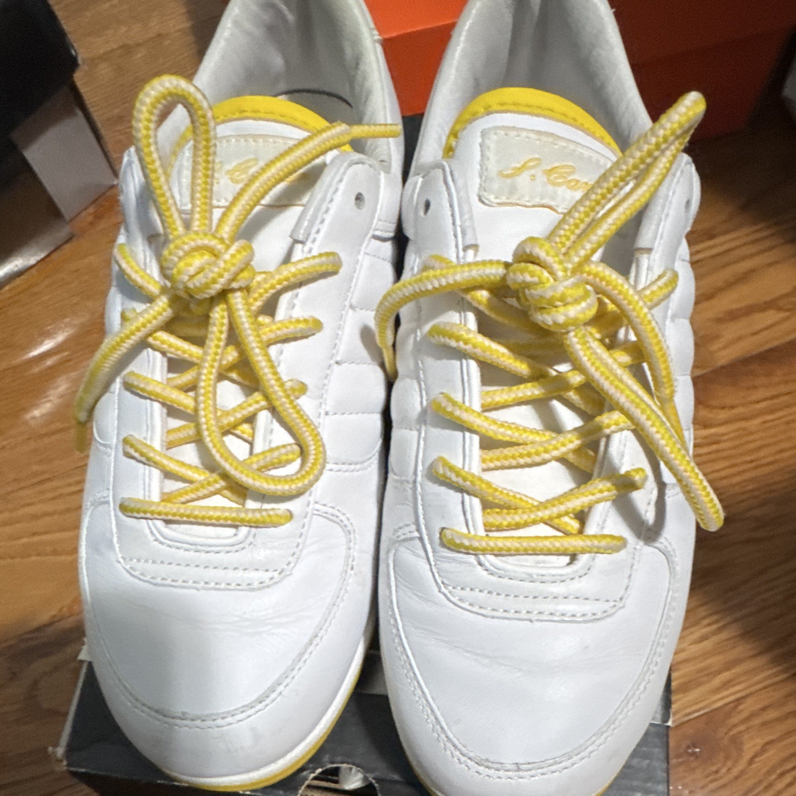 Reebok S. Carter Classic Low Top Leather Lace-Up Sneakers White/Yellow 10-100624