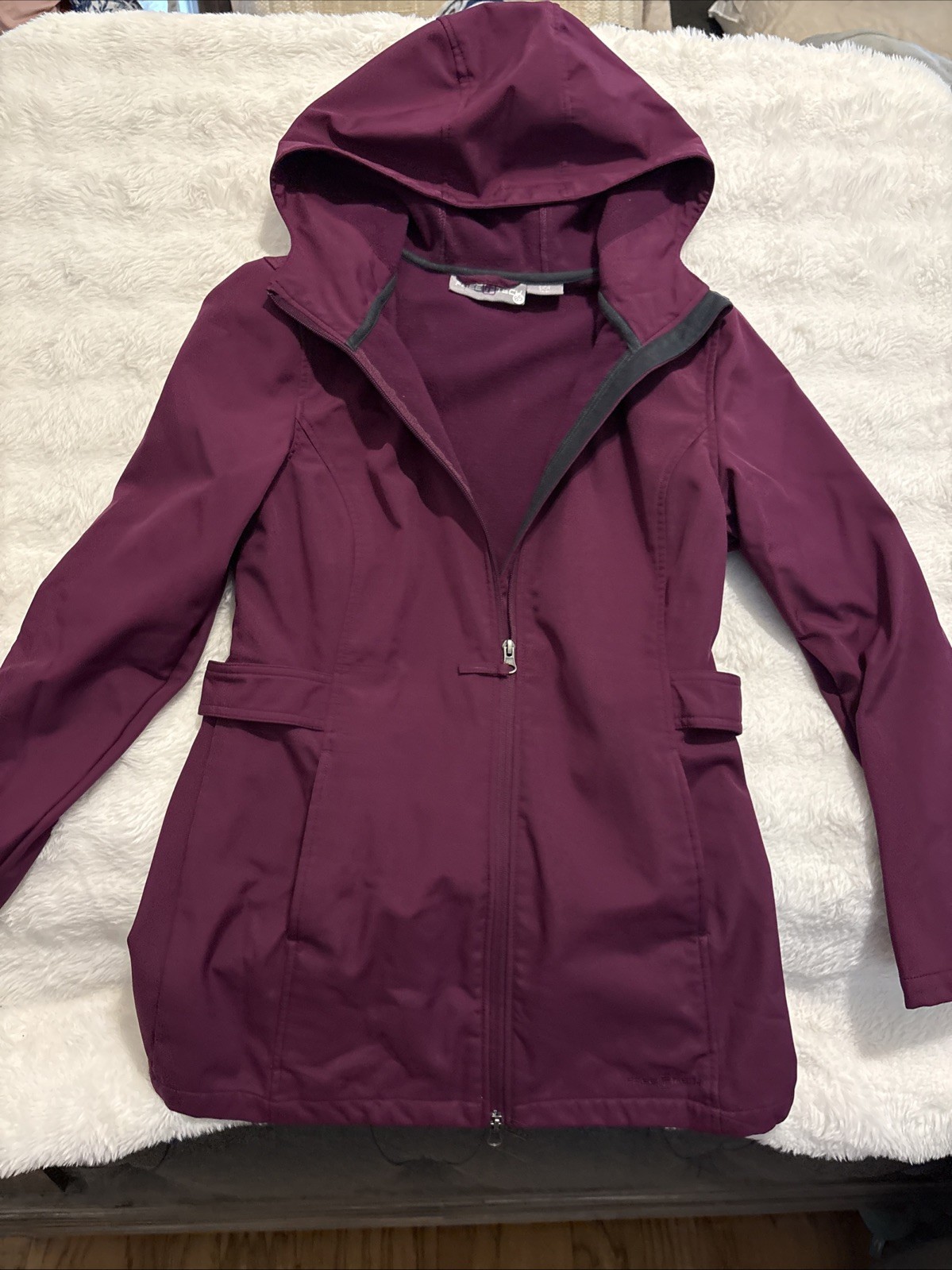 Women’s Size Small 4-6 Freetech Water Resistant Jacket – Item 2085