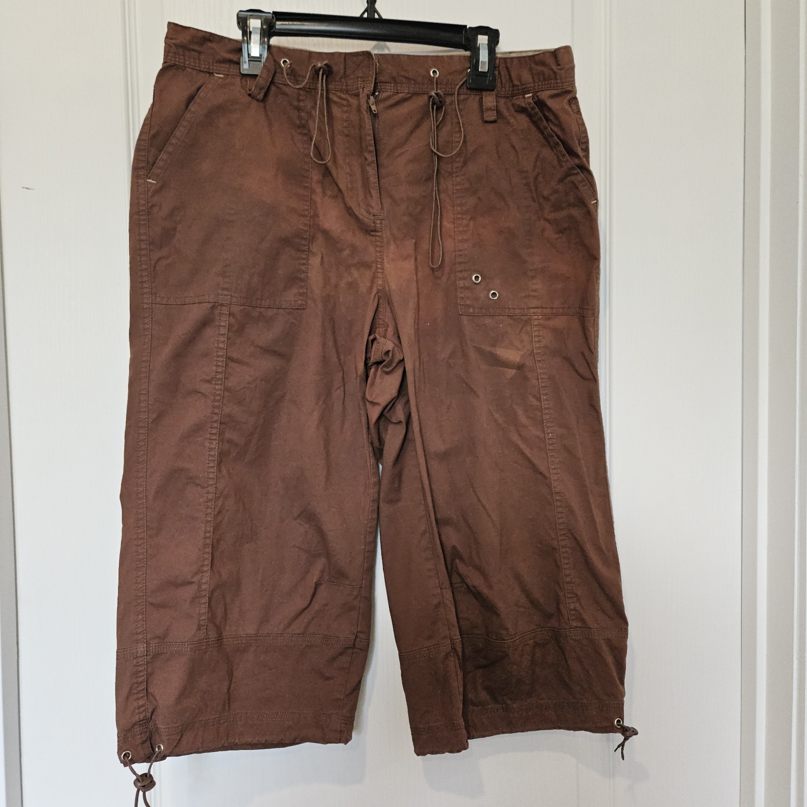 Womens Brown Distressed Wash Cargo Capri Pants Adj Drawstring Utility Hiking L