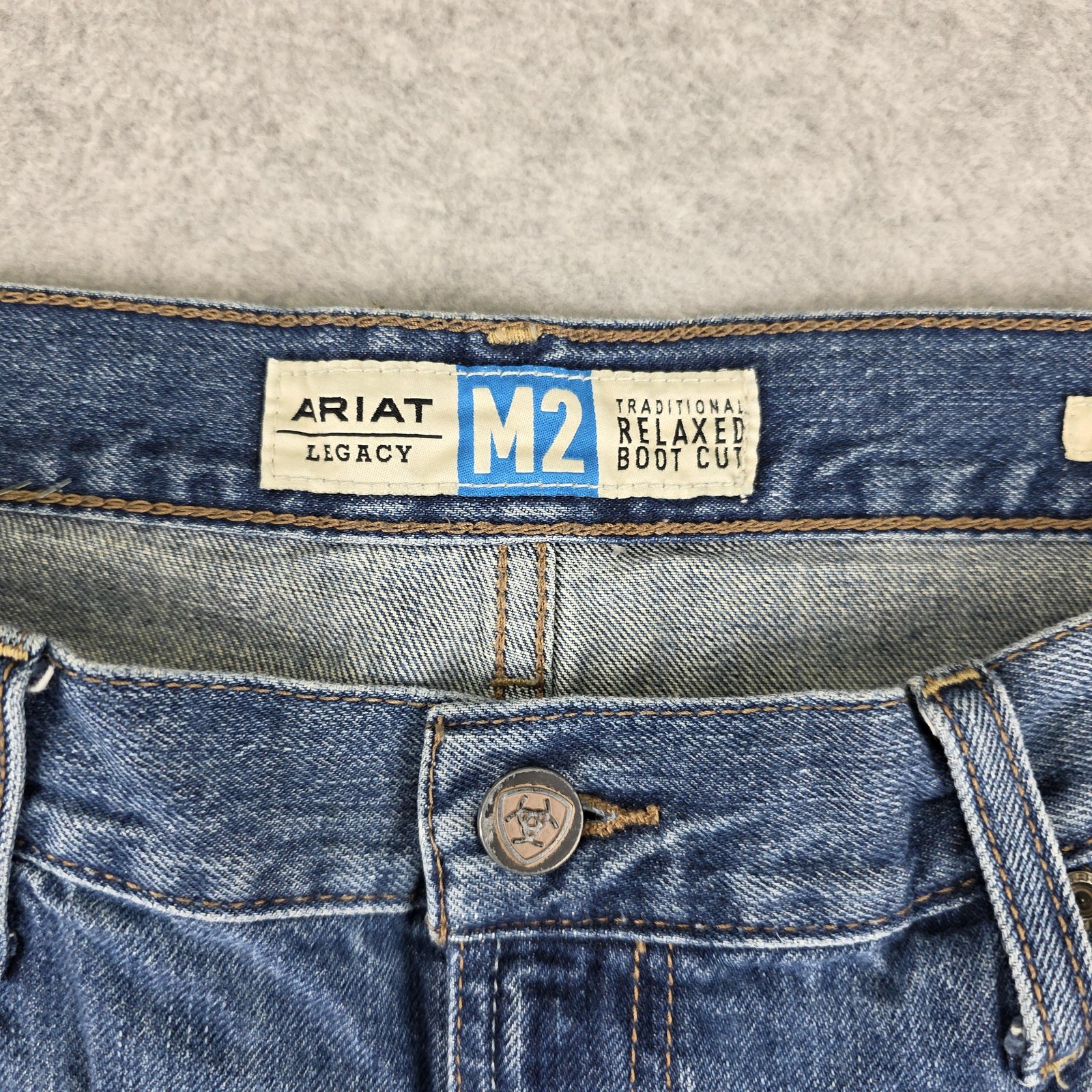 Ariat M2 Jeans Mens 36×32 Blue Relaxed Bootcut Light Wash Denim Cowboy