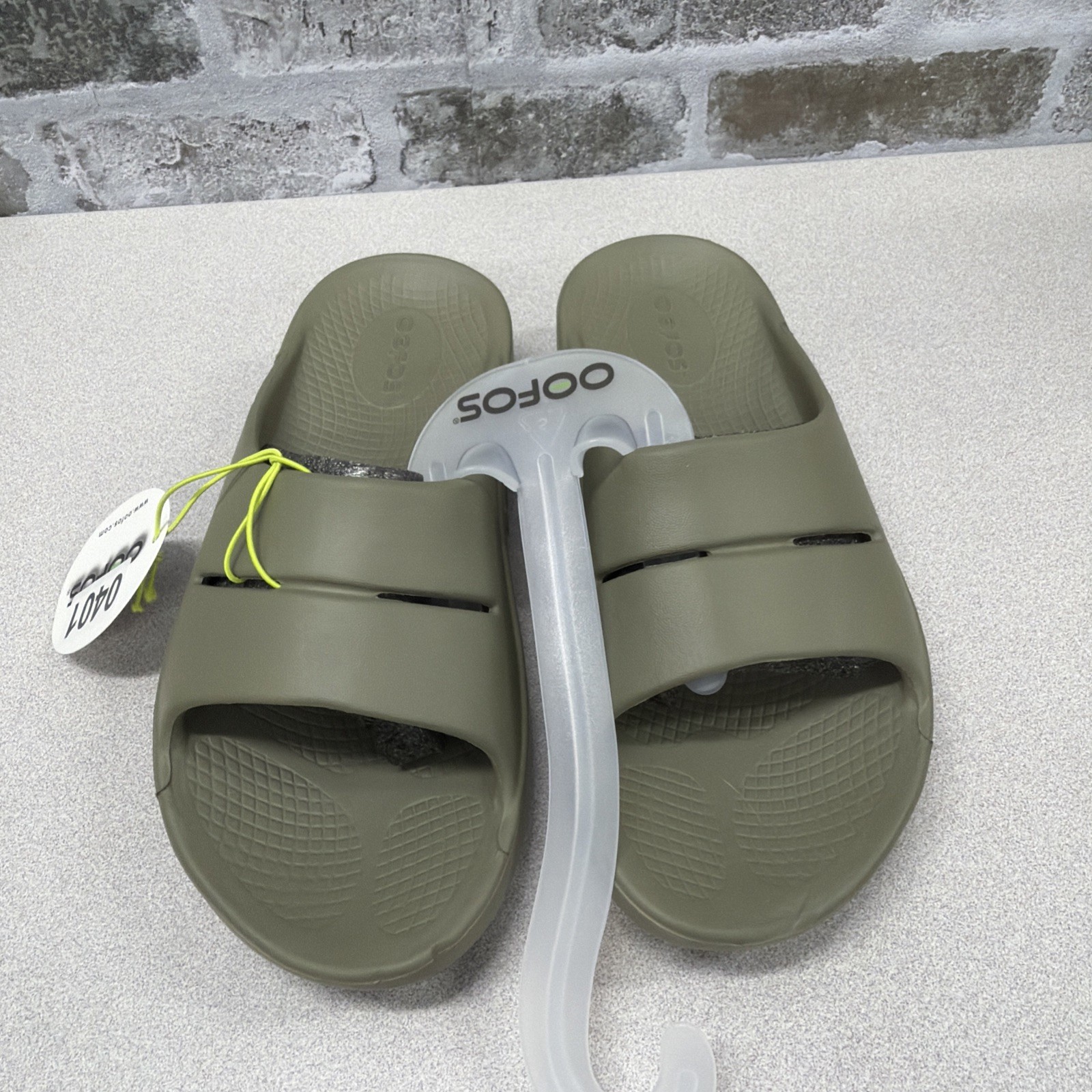 OOFOS Ooahh Sport Slide Sandals foliage matrix green M4/W6 Recovery Comfort