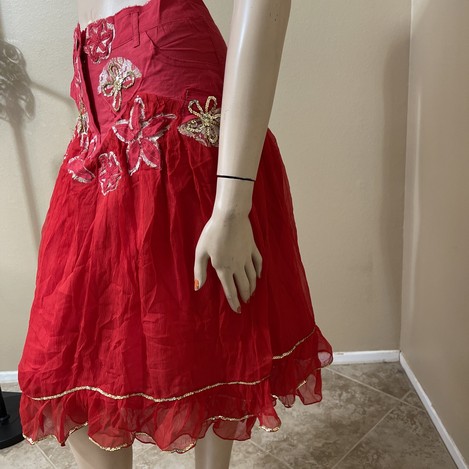 Women’s Red Silk Casual Beaded Embroidered Ruffle Zipper Size M(6-8) Skirt