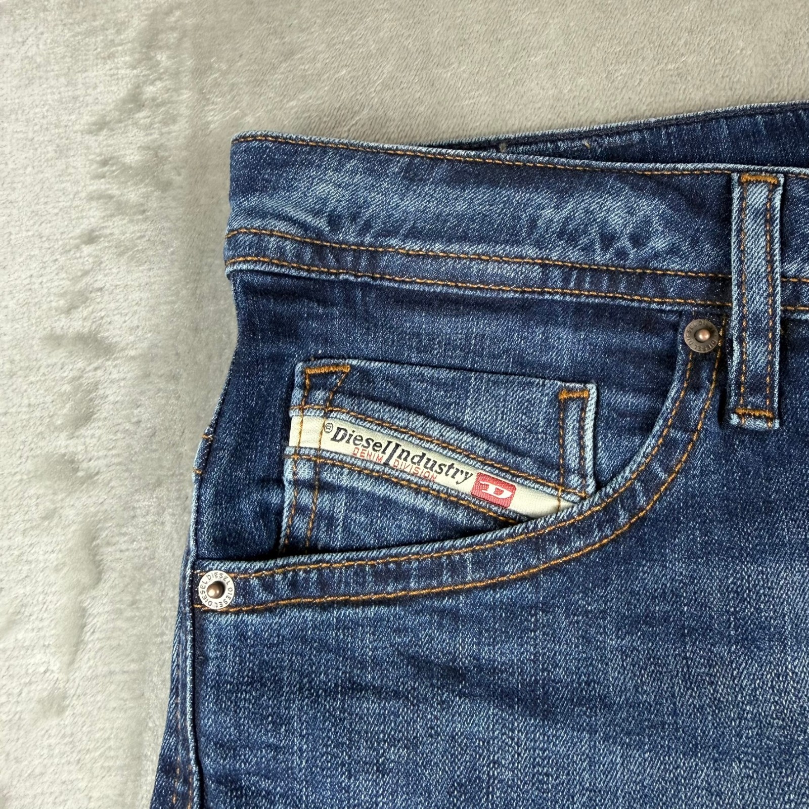 Diesel Thommer Slim Jeans Mens 34×32 Mid Blue Denim Stretch Straight $250 NWT