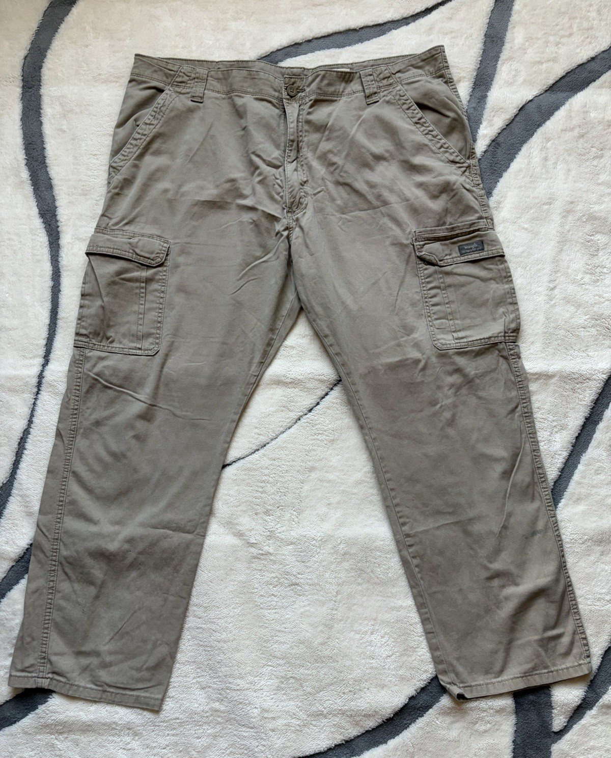 Wrangler Men’s Relaxed Fit Beige Cargo Pants Cotton Twill Pockets Waist 42