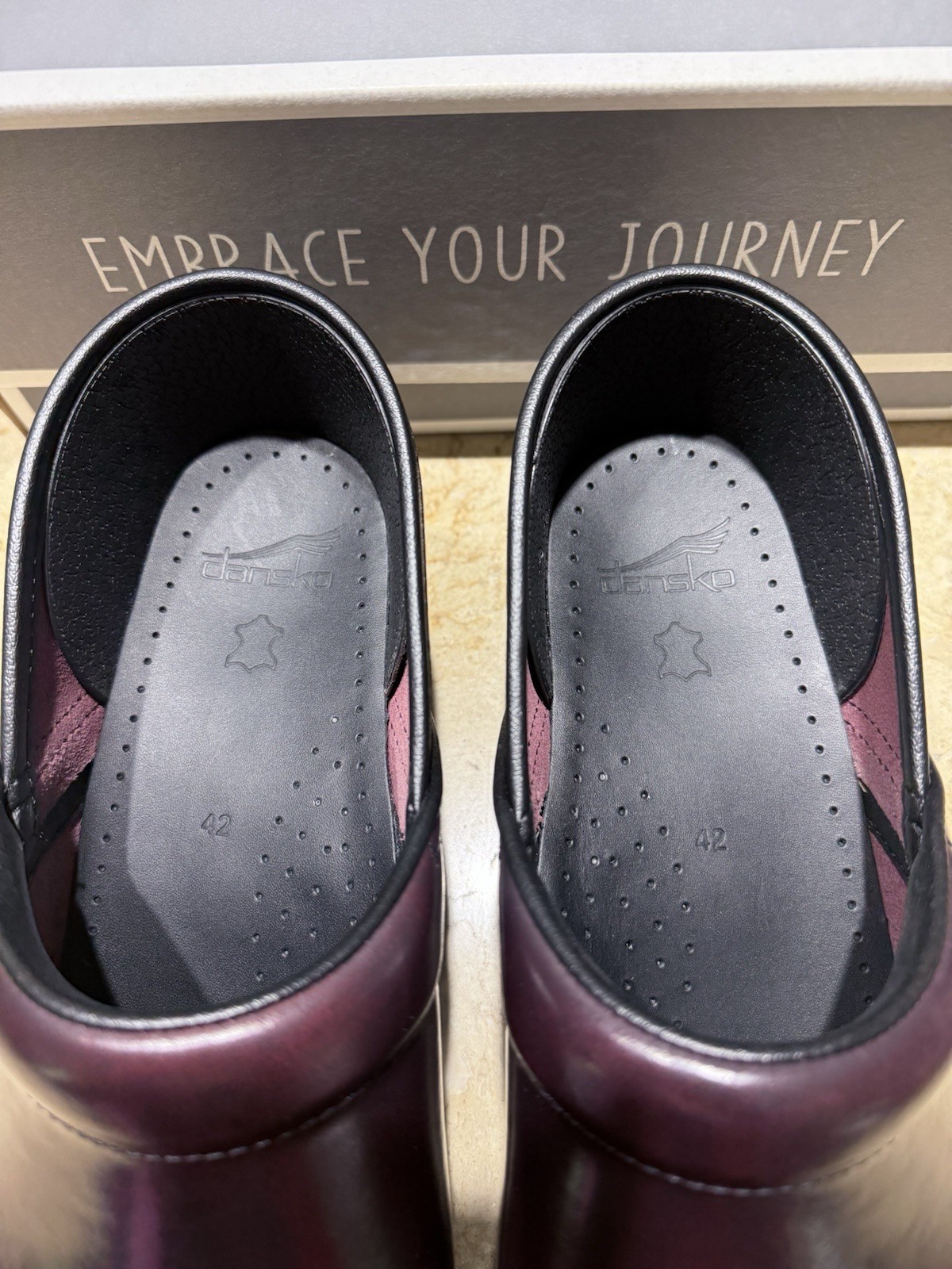 Dansko Professional Cabrio Cordovan Burgundy Leather Clogs Women’s EU 42