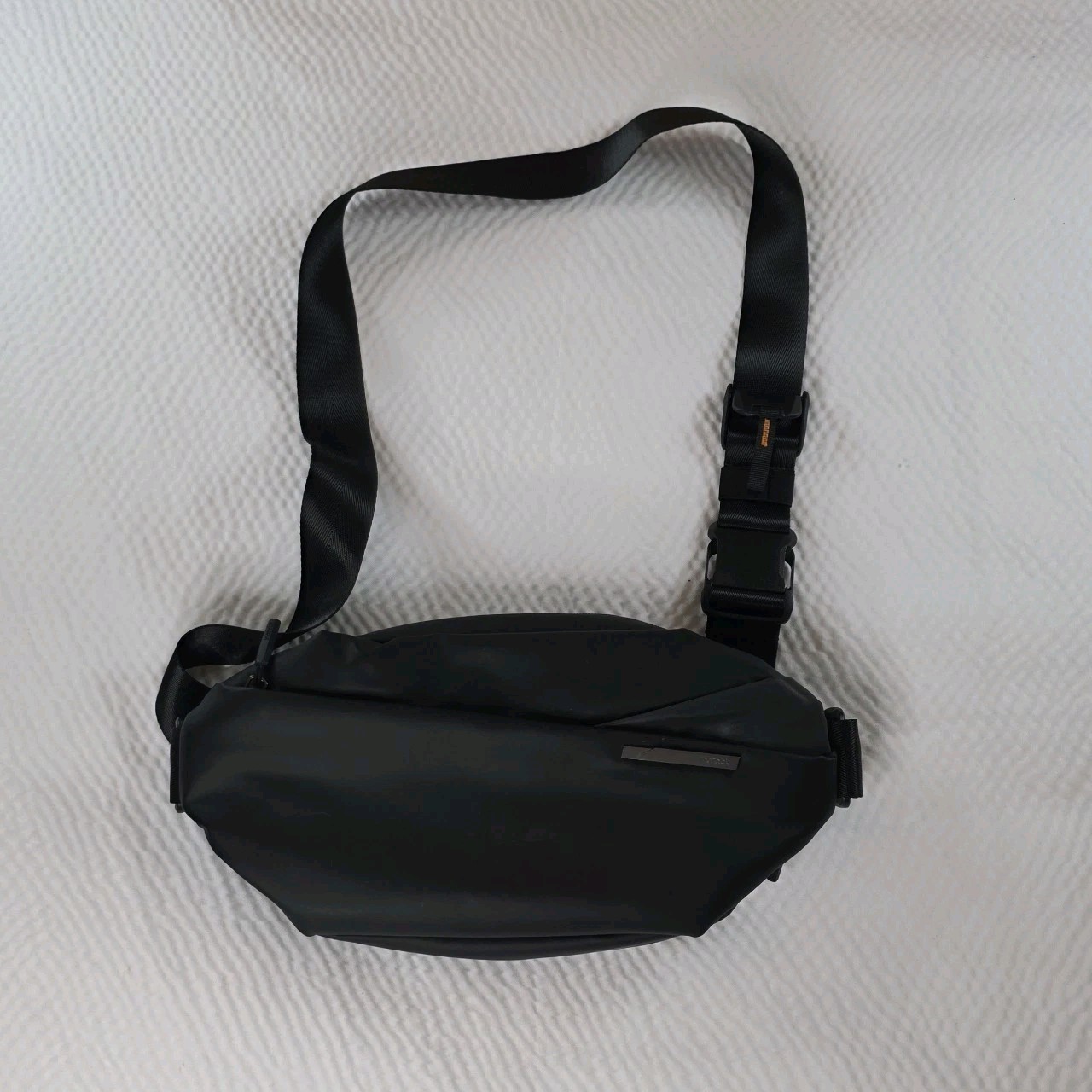Inateck Sling Bag Stylish Crossbody Bag Splash-resistant Chest Bags Adjustable