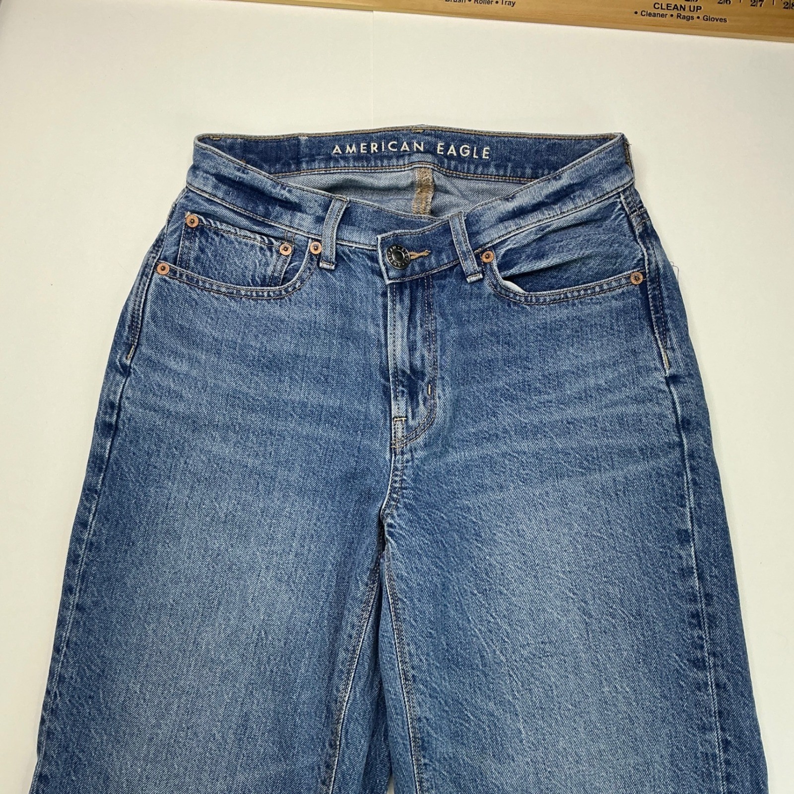 American Eagle Blue Baggy Jean Womens 2 Mid Rise Wide Leg Medium Wash Distressed