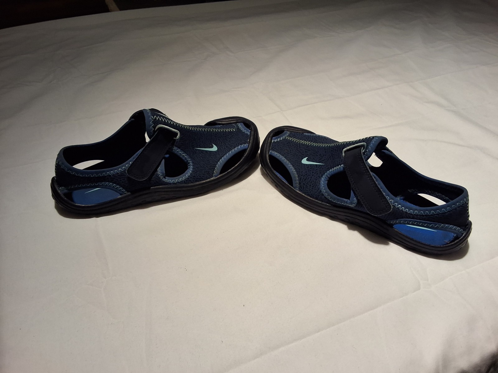 Boys Navy Nike Sandals or Watershoes size 2Y EUC good grip on bottom