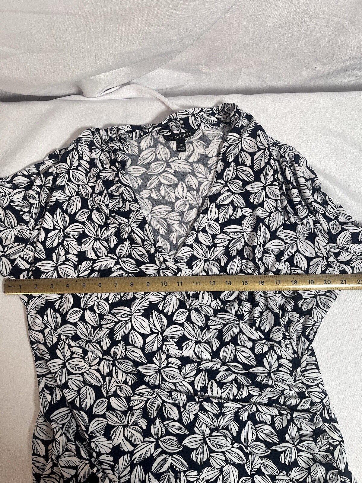 41Hawthorne Henri Ruched Knit Wrap Top (Black Floral) – XXL