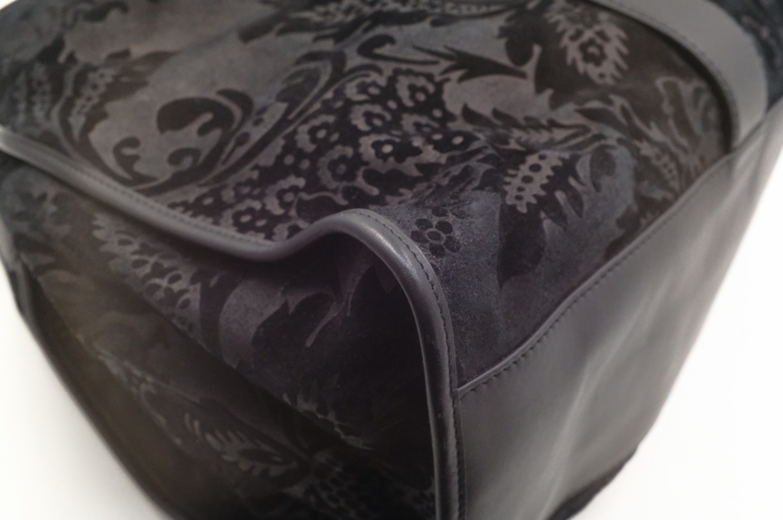 Authentic Gucci Soft Stirrup Tote Bag in Black Suede 296855