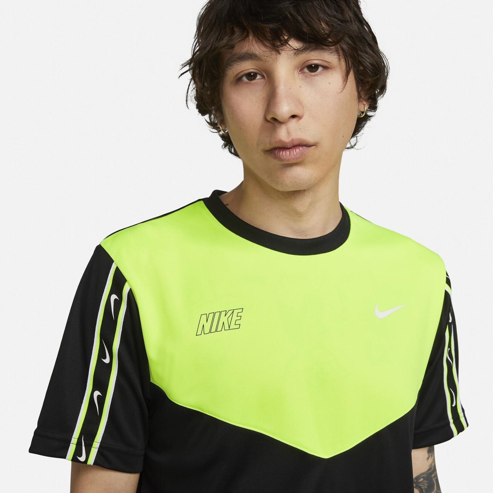 Nike Men’s Sportswear Jersey Active Short Sleeve Graphic Top DX2301-013 Medium