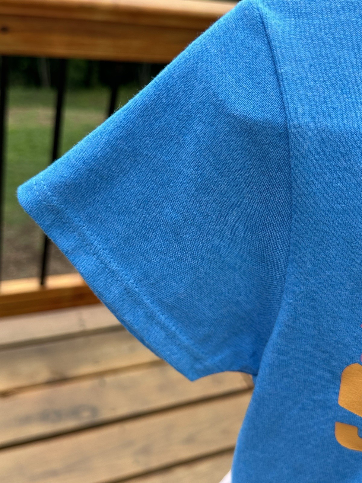NWOT Blue Shirt With The Words Boat Waves Sun Rays Lake Days Size Small Gildan