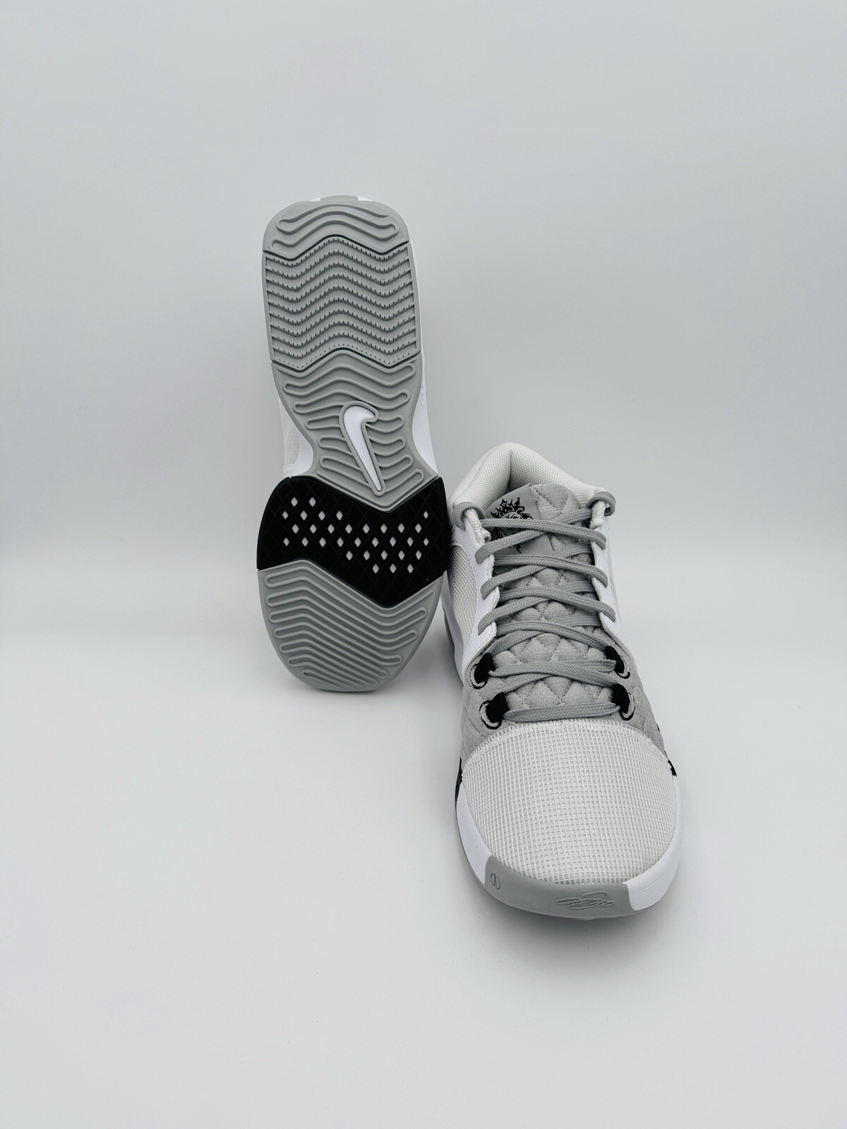 Nike LeBron James Witness VIII 8 White Light Smoke Grey Black FB2239-100 Mens