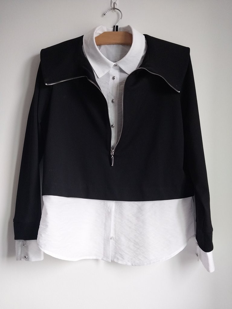 White House Black Market Women’s Black and White Blouse