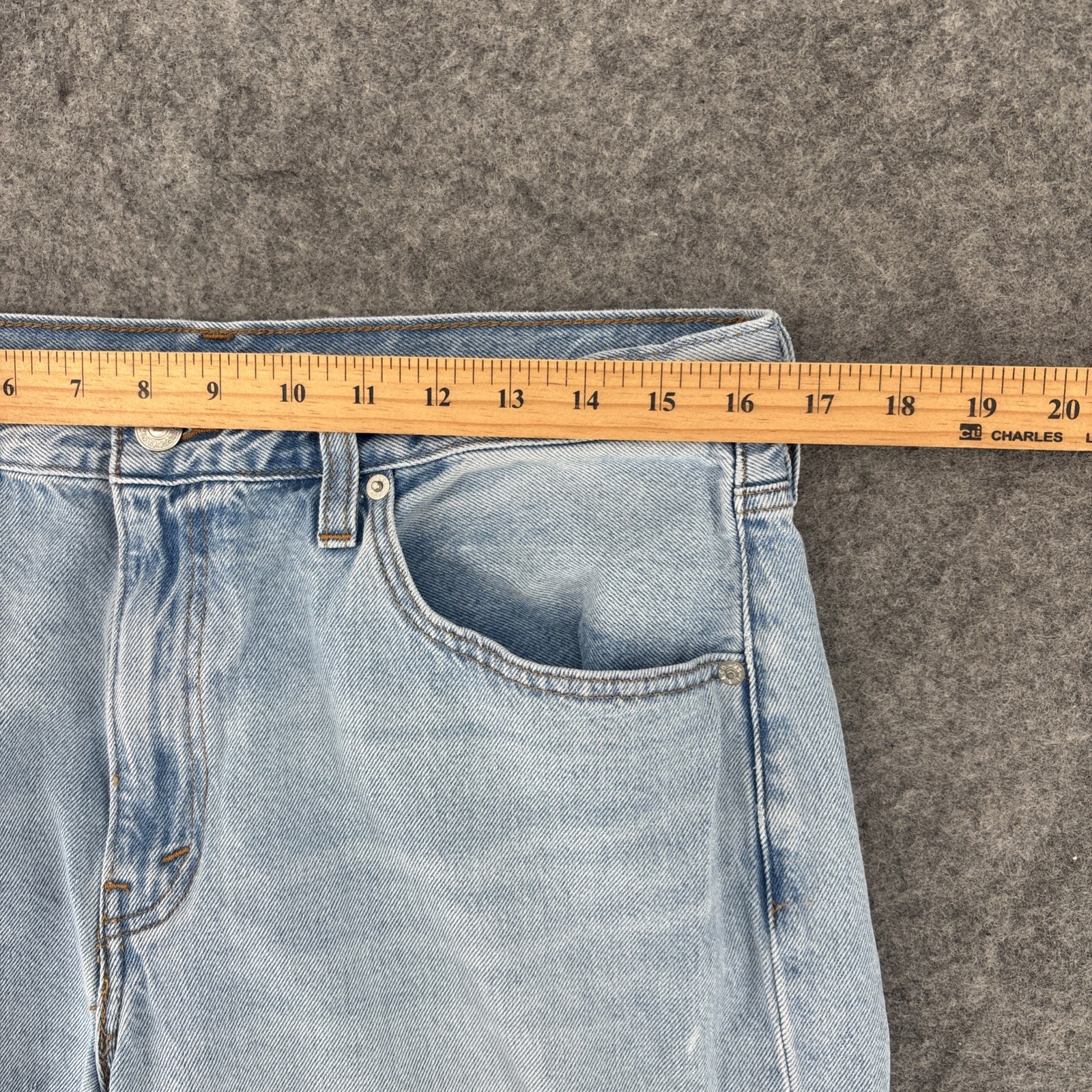 Levi’s Jeans Womens 31 Dad Baggy Mid Rise Light Blue Wide Leg Big E Remake 32×28
