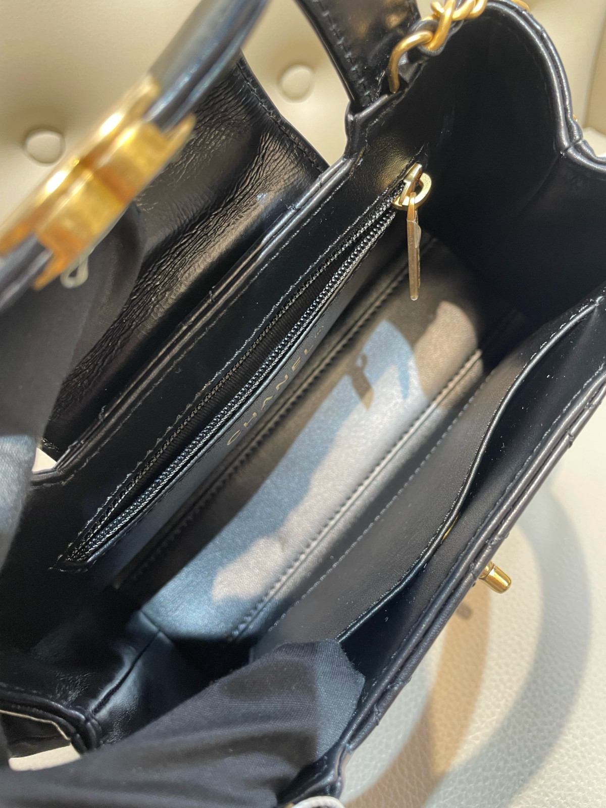 Chanel Mini Crossbody Bag（ 13.0×19×7.0）cm