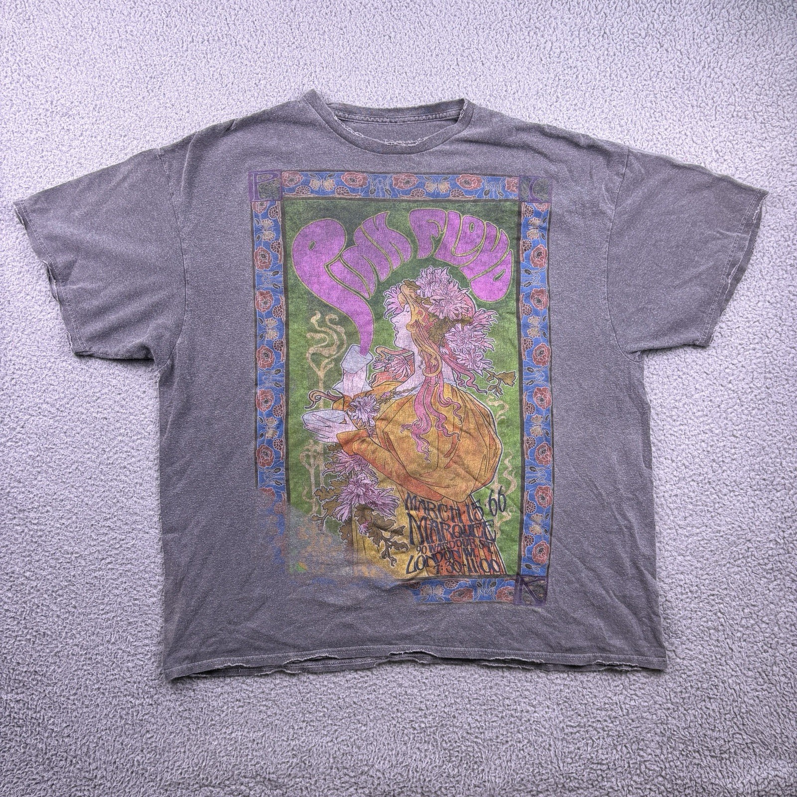 Pink Floyd Shirt Mens S/M Gray Distressed Band Tee Short Sleeve Grunge Graphic