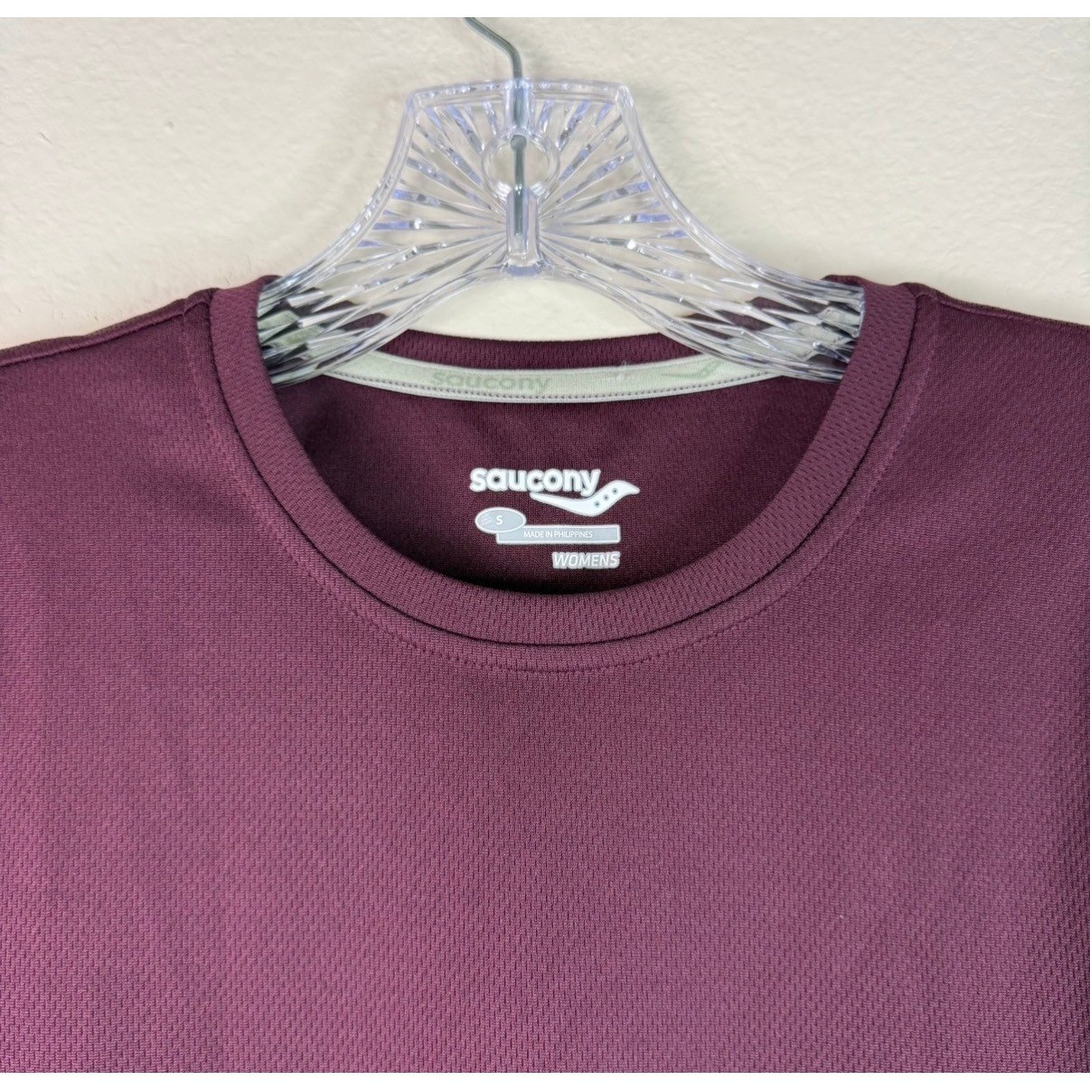Saucony Shirt Womens Small Burgundy Pink Running Performance Short Sleeve Tee