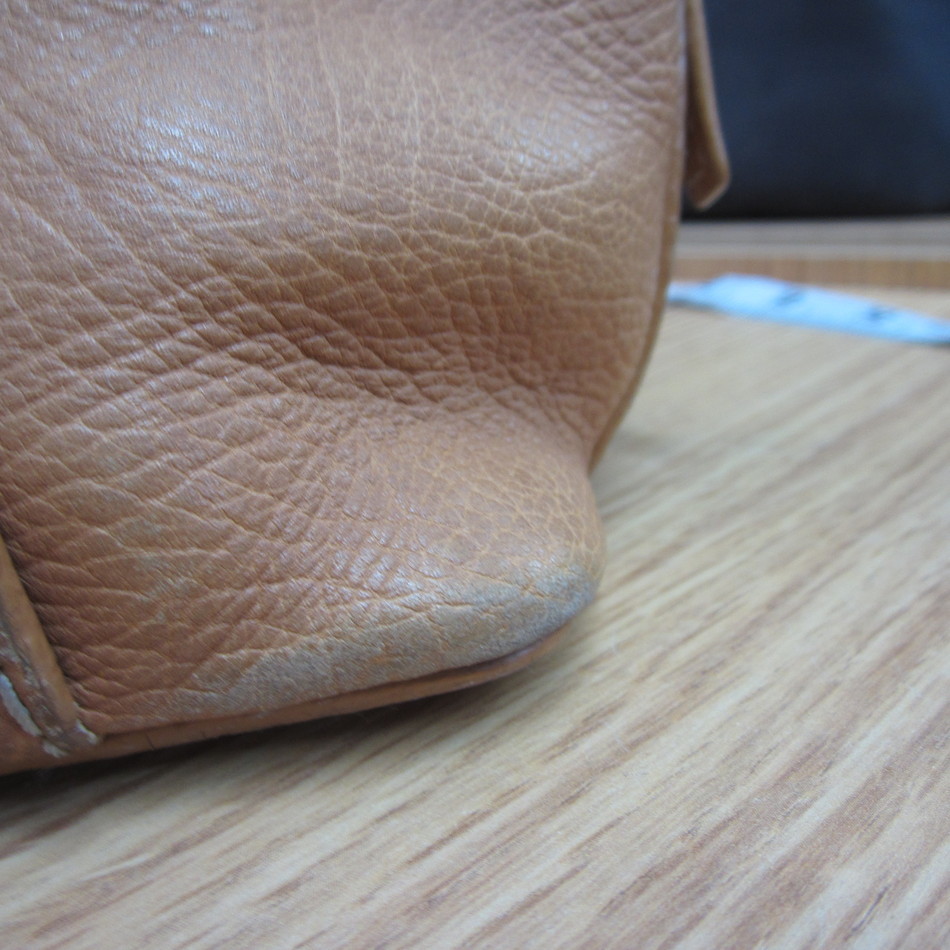 CELINE STUNNING LUGGAGE TAN LEATHER SATCHEL W/ FRONT POCKET