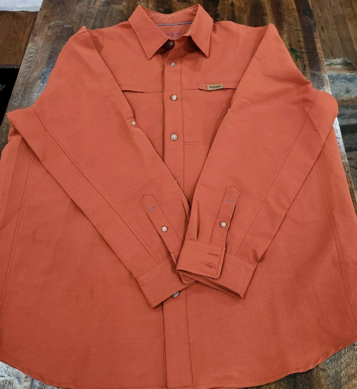 Wrangler Rugged Wear Mens Shirt XL Long Sleeves Button Up Zippered Pockets Logo