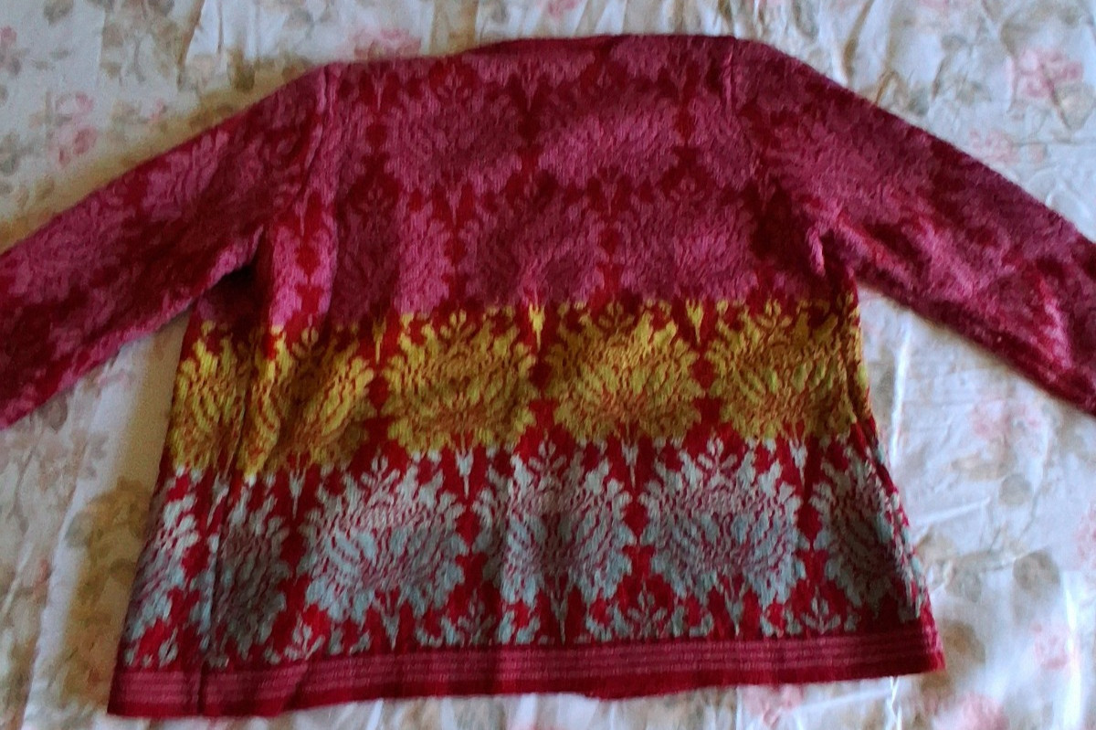 Vintage Oleana Norwegian 100% Wool Size M Sweater-Decorative Tree Design