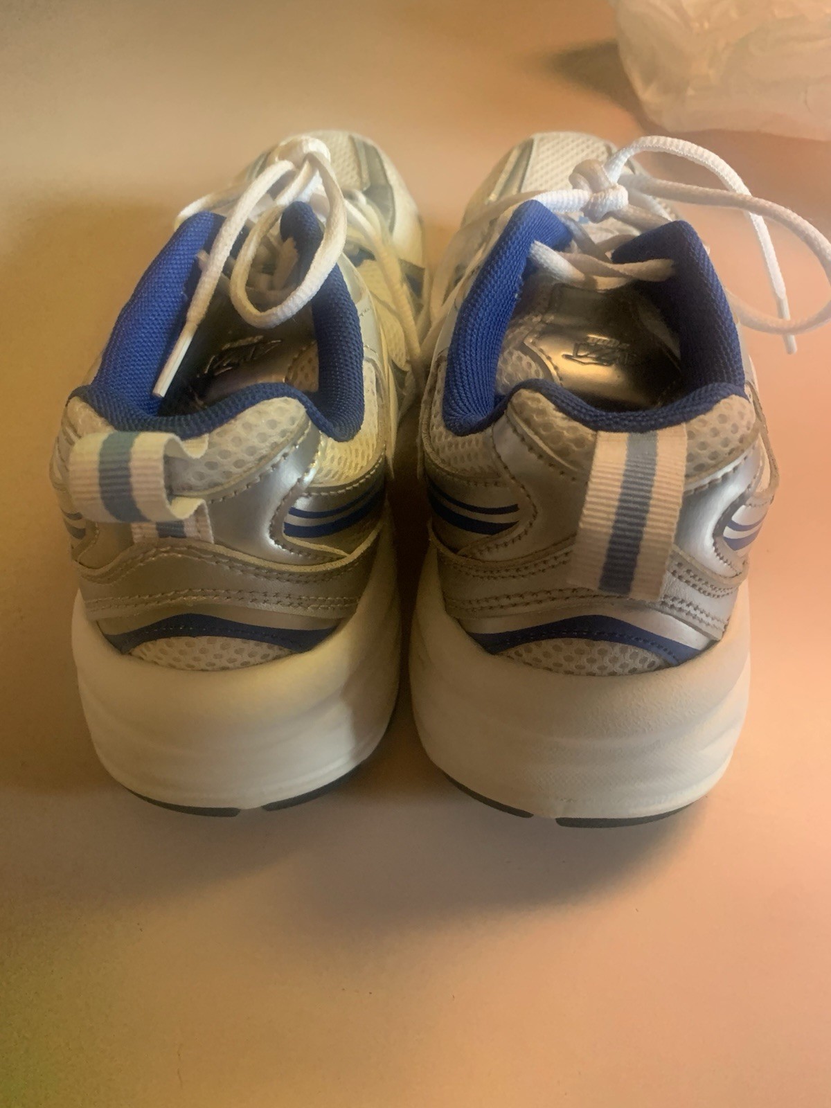 AVIA 5000 PERFORMANCE CONTROL WHITE/BLUE/SILVER SNEAKERS SIZE 7 1/2