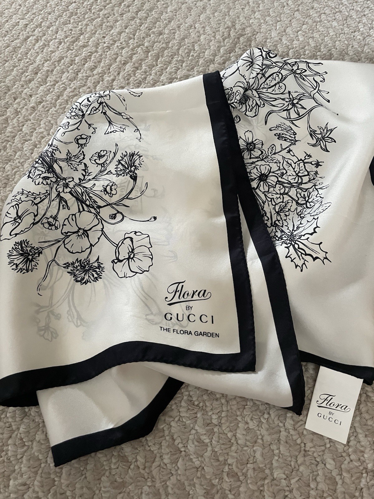 Gucci Flora Scarf